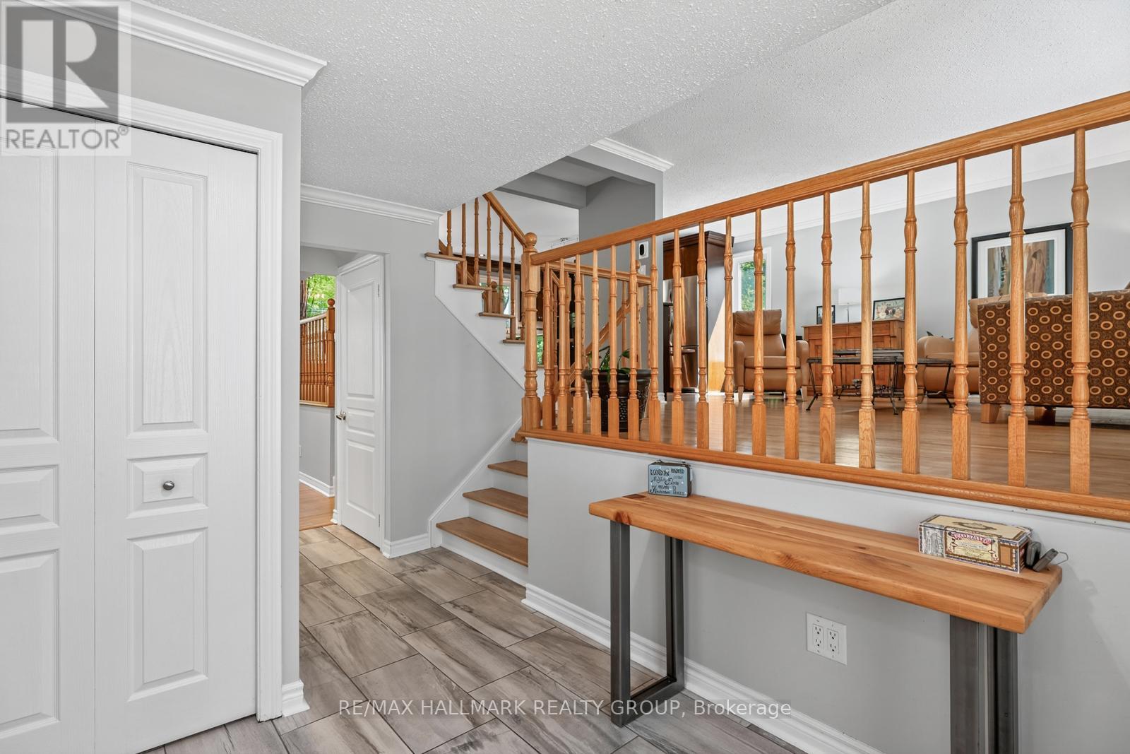 30 Oakhurst Crescent
