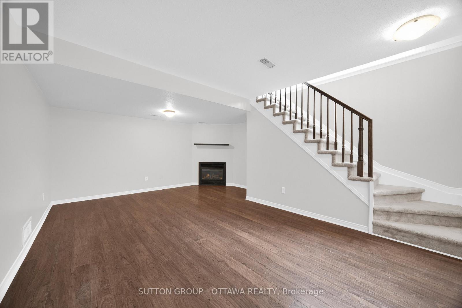 554 Ashbourne Crescent