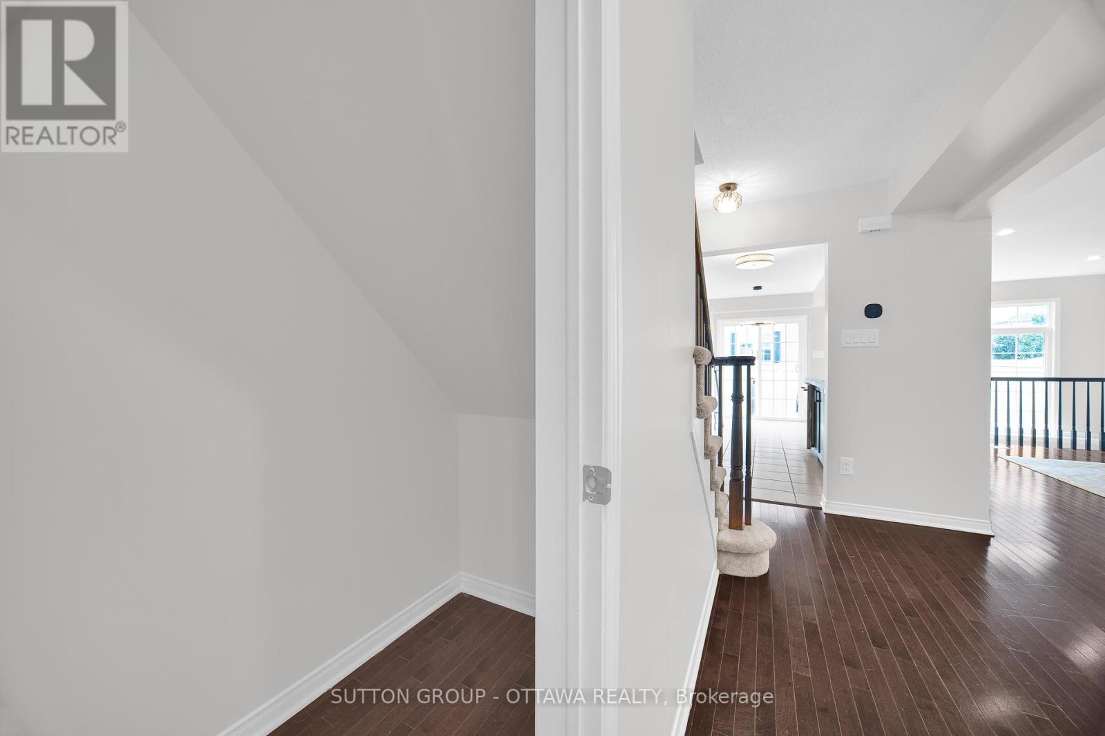 554 Ashbourne Crescent