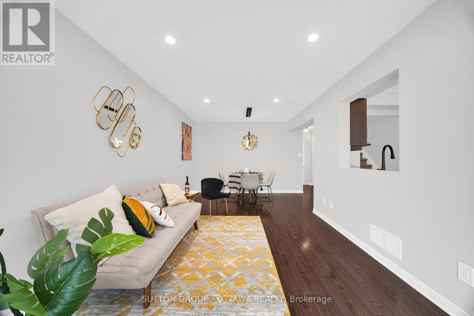 554 Ashbourne Crescent