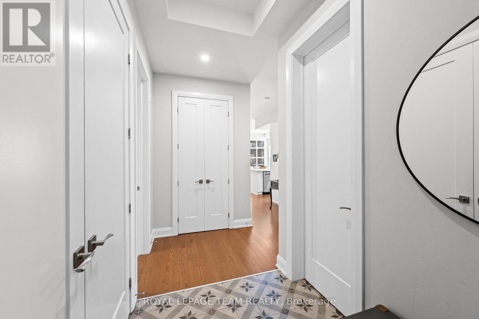 301 - 110 Cortile Private