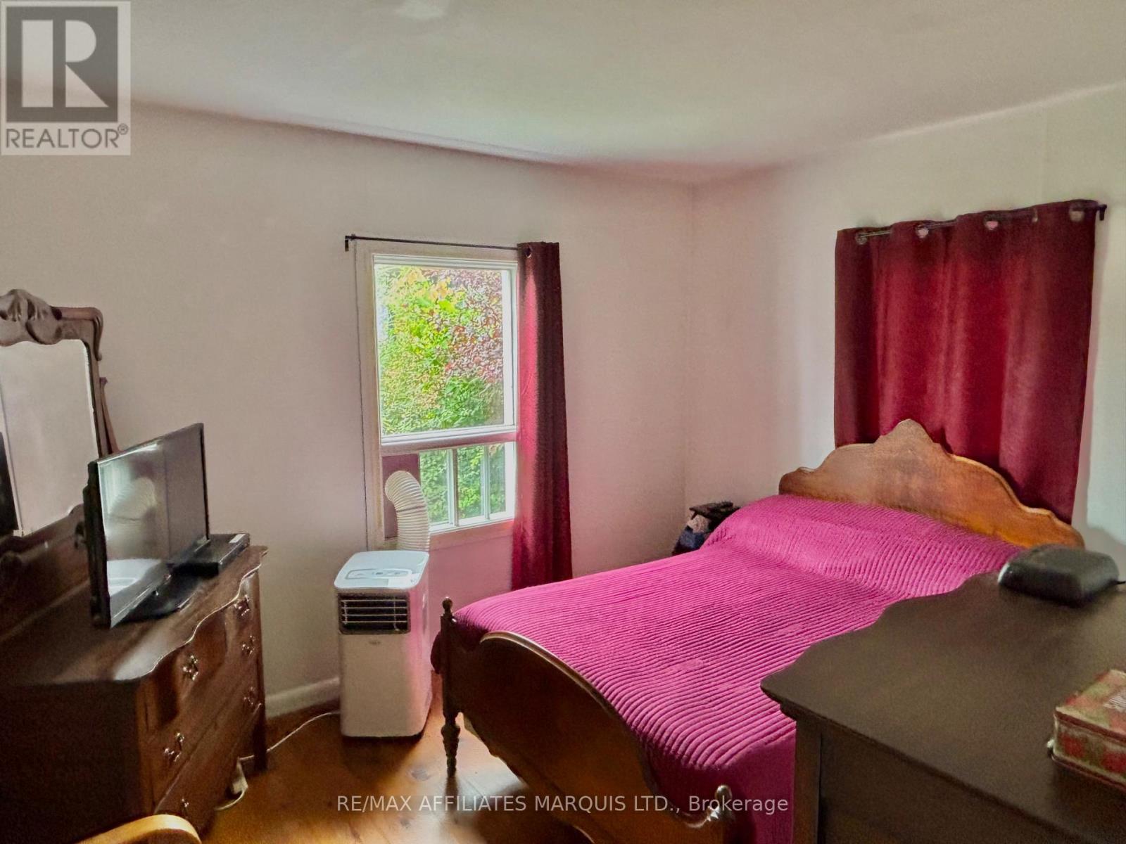 452 Dominion St Street S