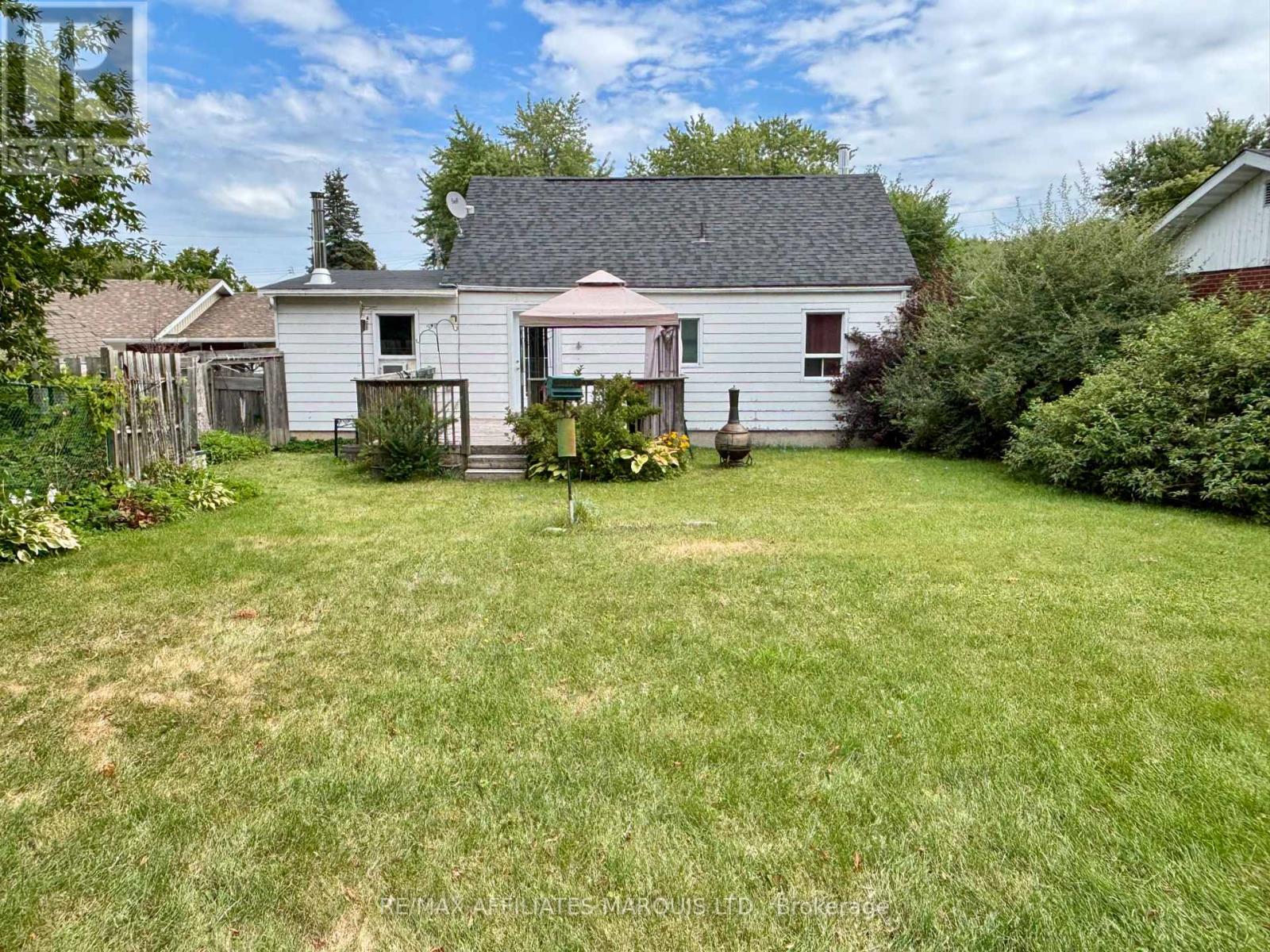 452 Dominion St Street S