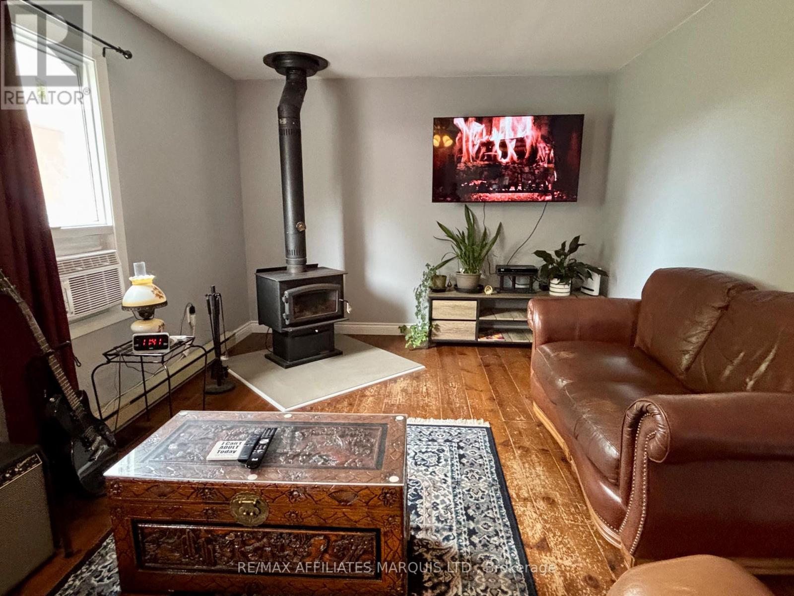 452 Dominion St Street S
