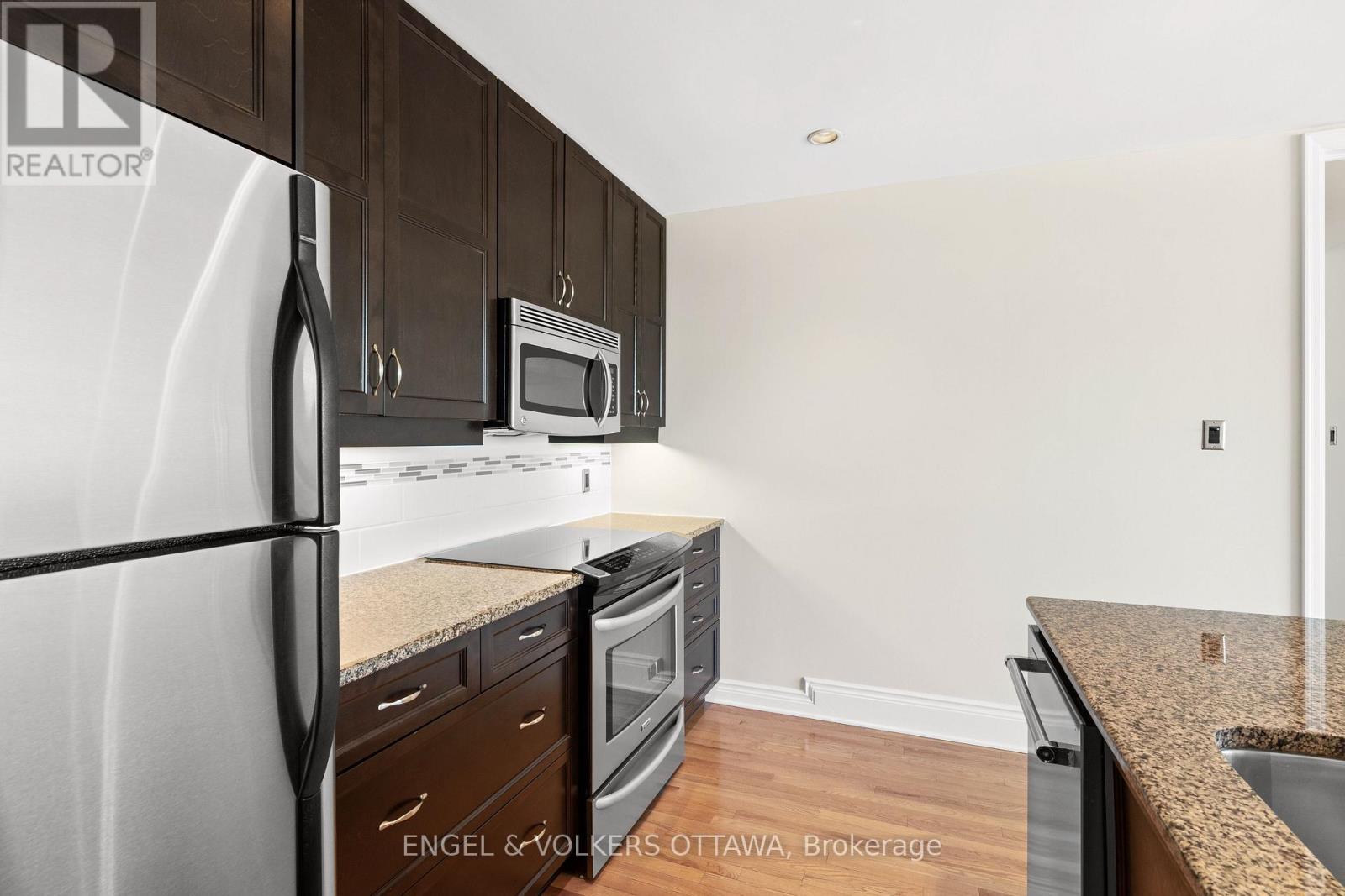 501 - 1422 Wellington Street W