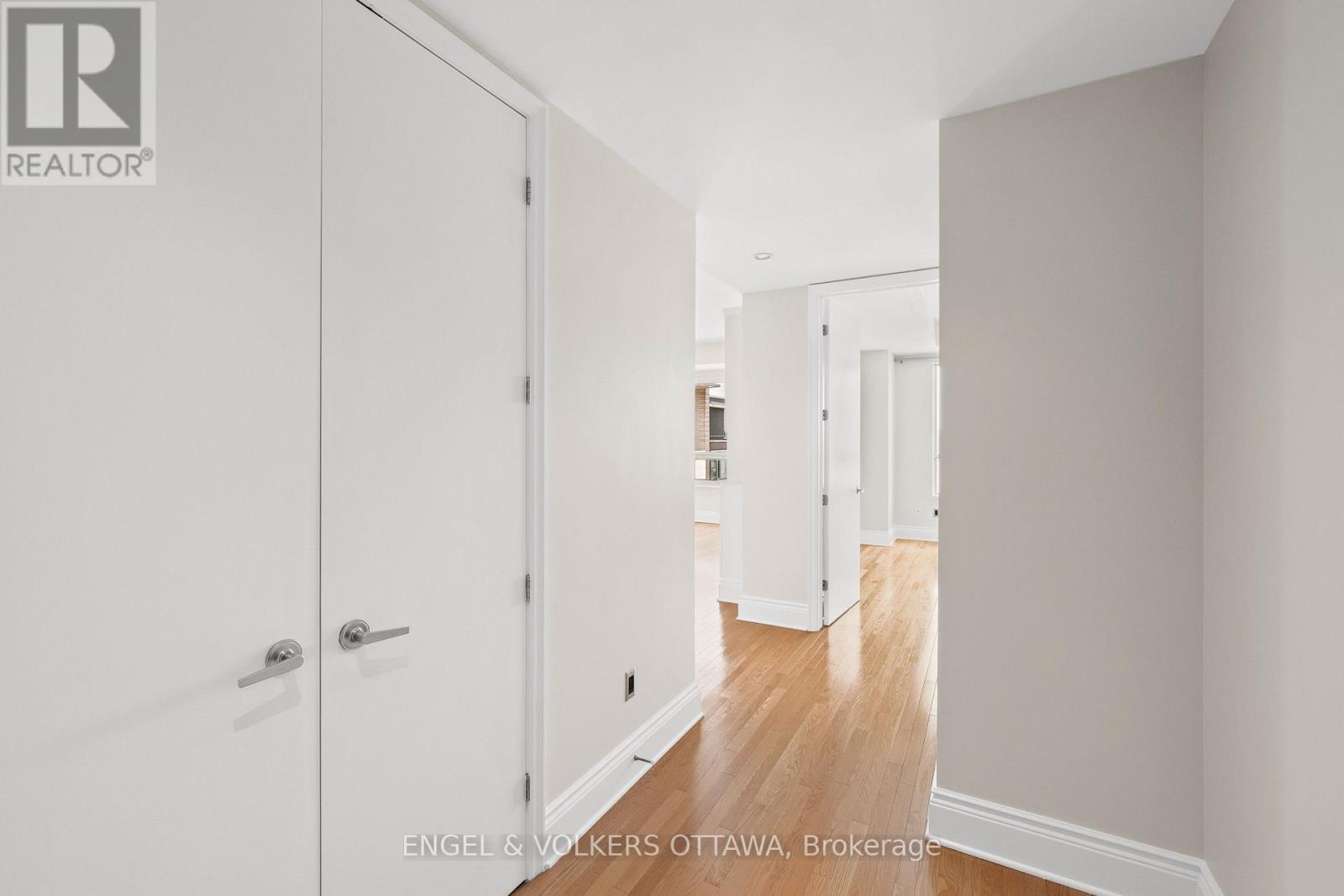 501 - 1422 Wellington Street W