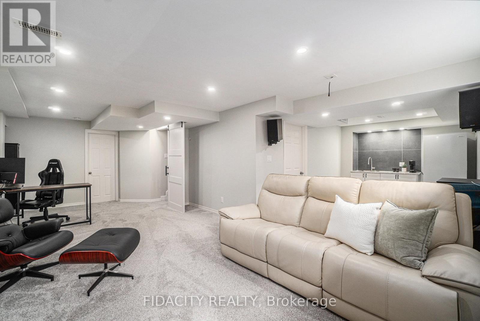 644 Eagle Crest Heights