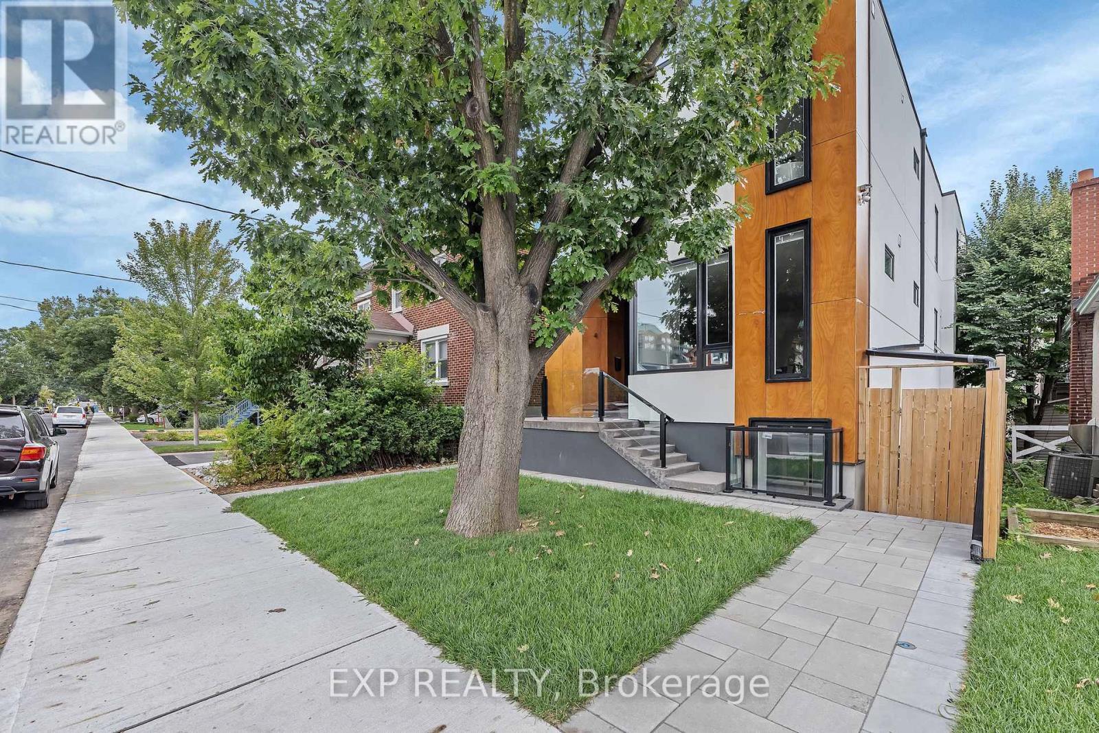 4a Huron Avenue N