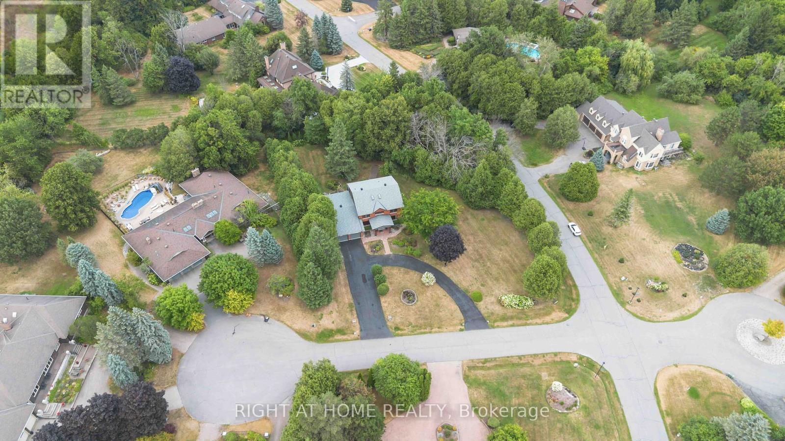 2 Muirfield Gardens