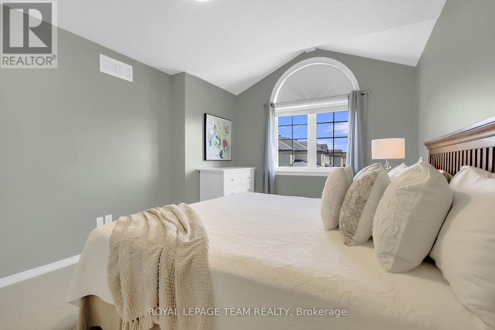 363 Celtic Ridge Crescent