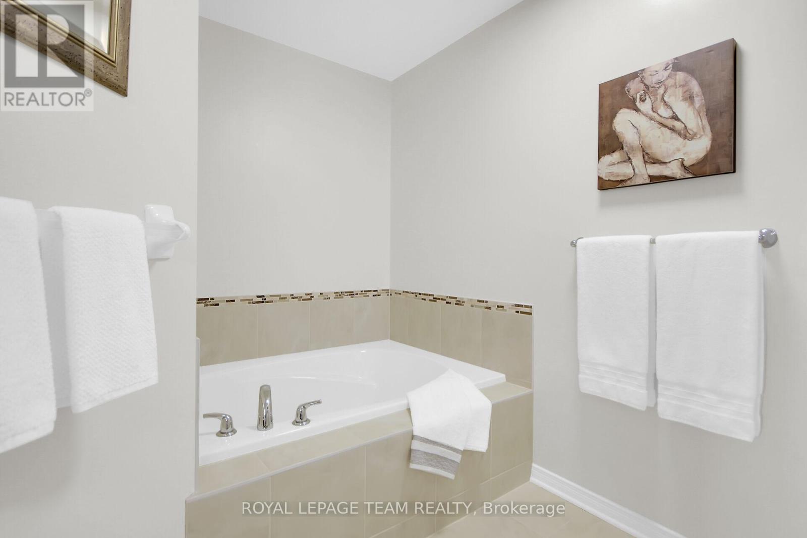 363 Celtic Ridge Crescent