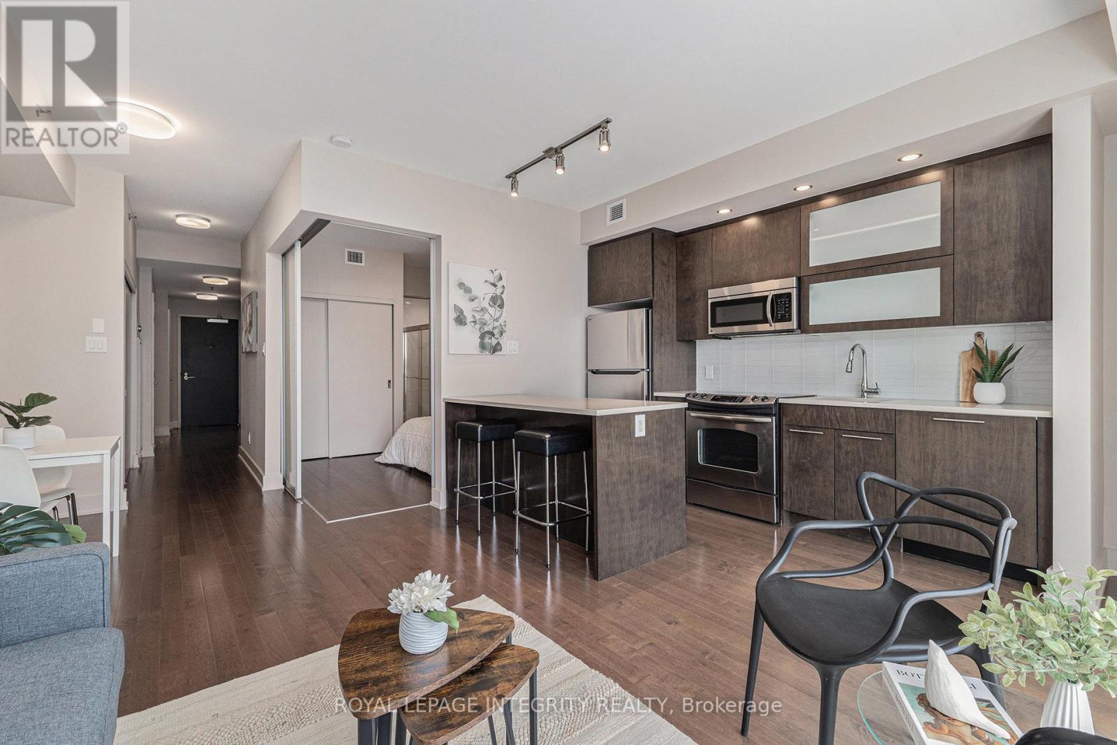 304 - 98 Richmond Road