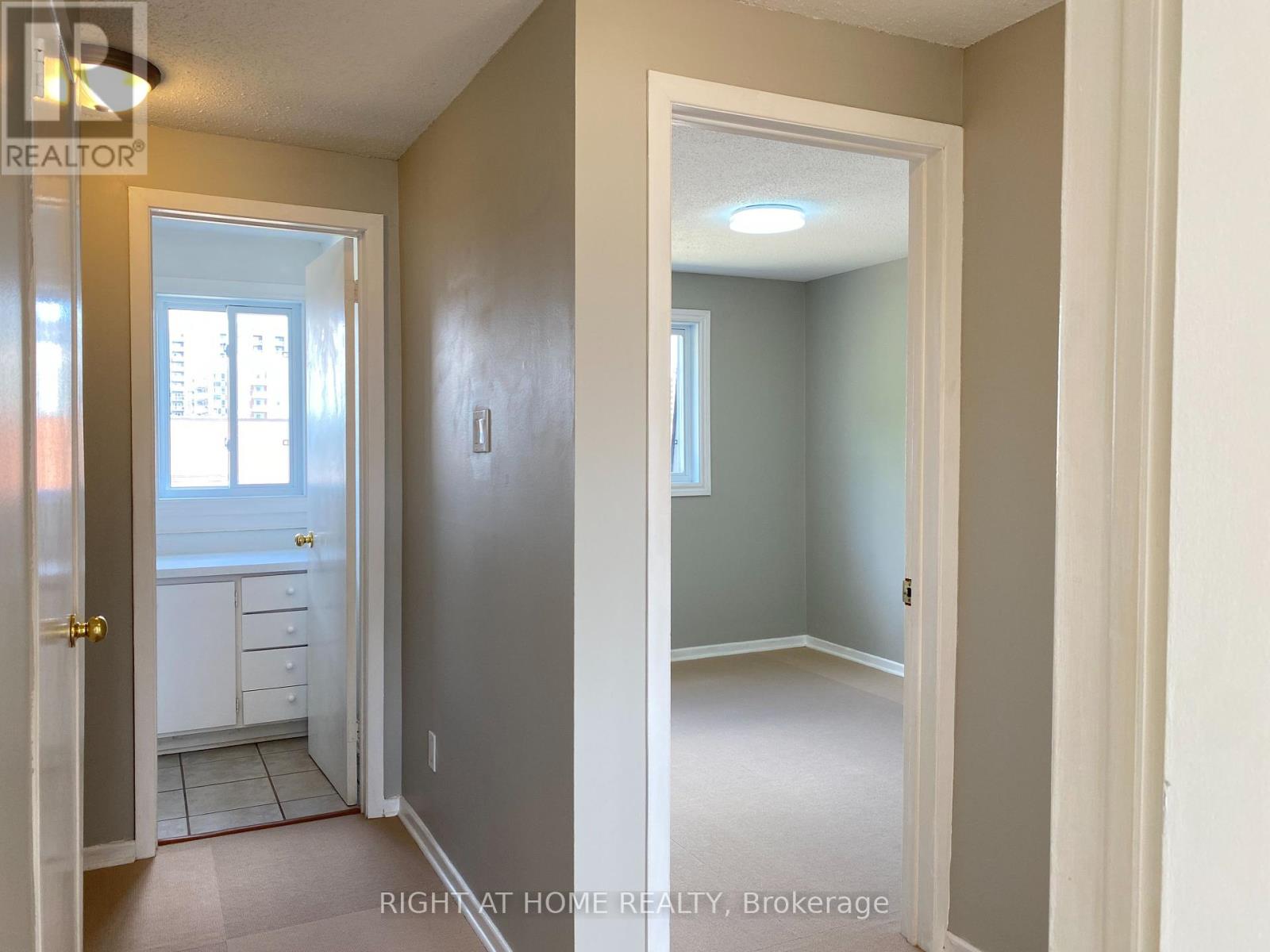 271 Ridgepark Private