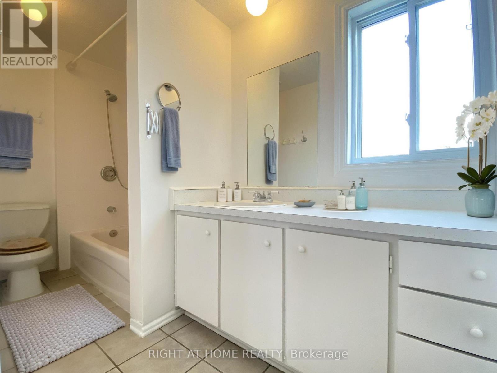 271 Ridgepark Private