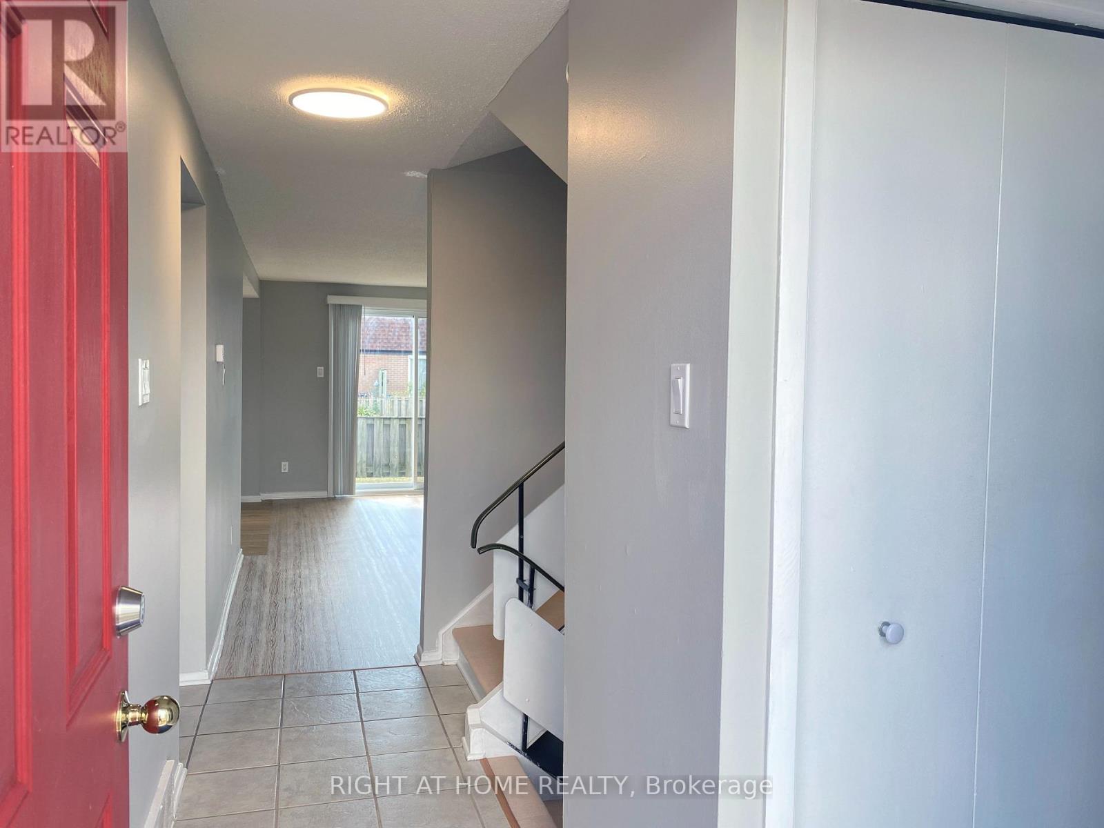 271 Ridgepark Private
