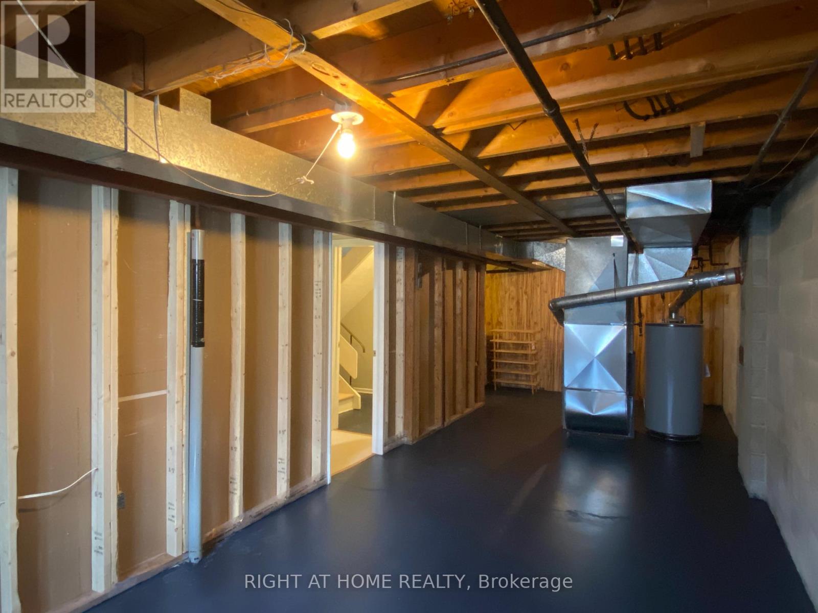 271 Ridgepark Private