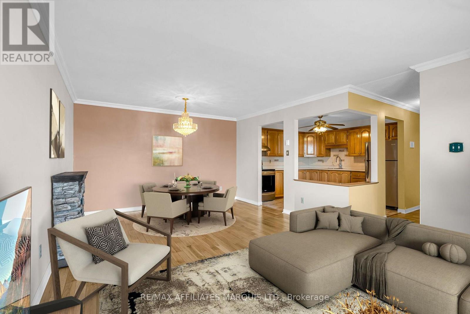 109 - 220 Kenyon Street W