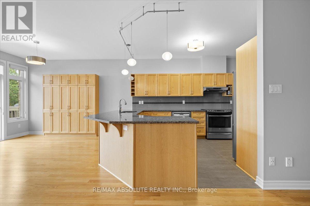 122 Passageway Private