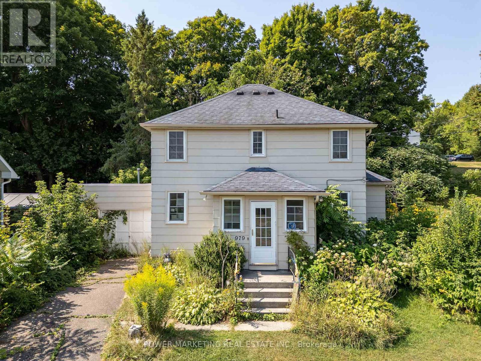 979 River Road
