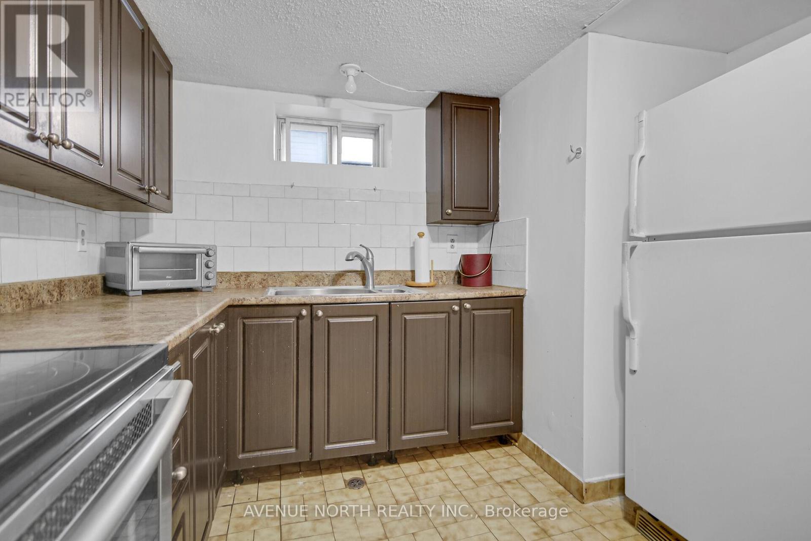 1254 Heron Road