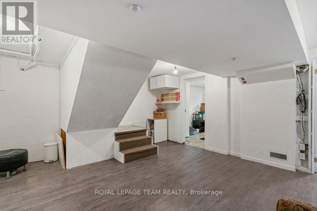 24 Beach Avenue
