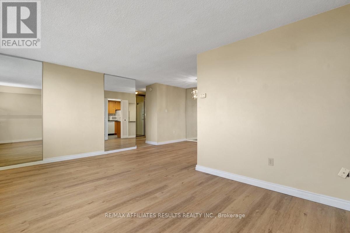 1103 - 500 Laurier Avenue W