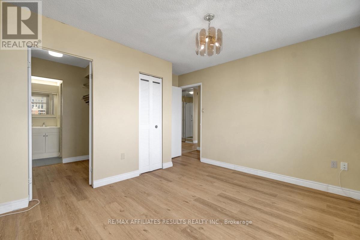 1103 - 500 Laurier Avenue W