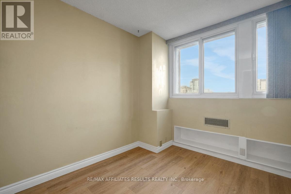 1103 - 500 Laurier Avenue W