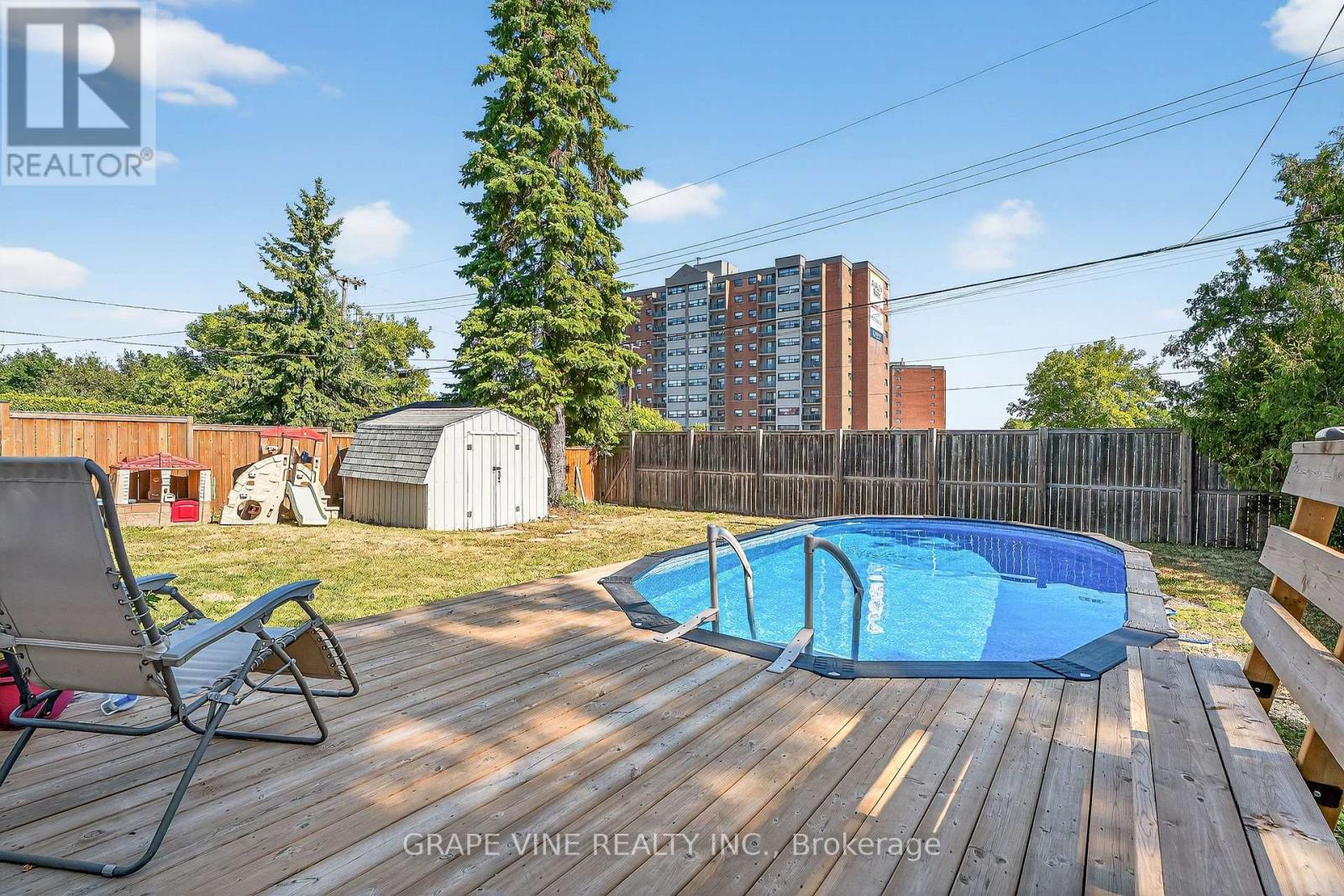 2405 Dwight Crescent