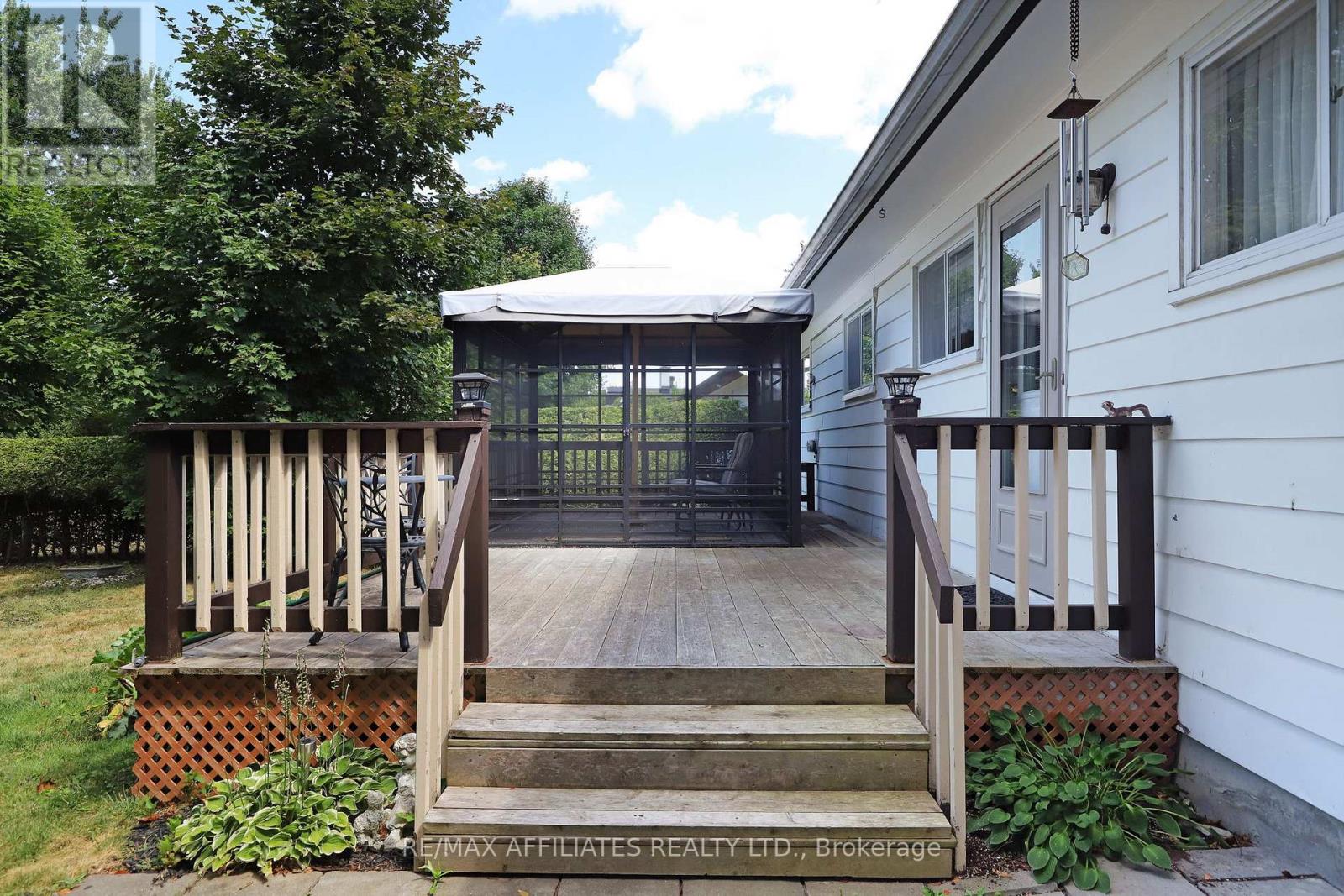 17 Canfield Road