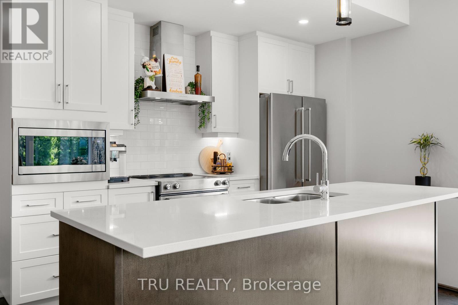 102 - 100 Cortile Private