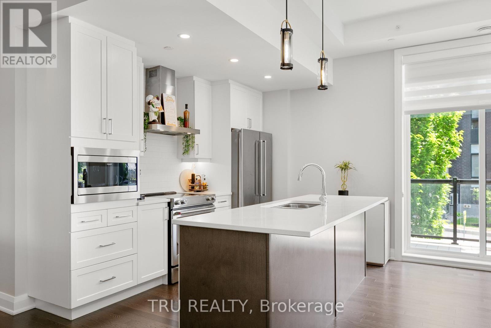102 - 100 Cortile Private