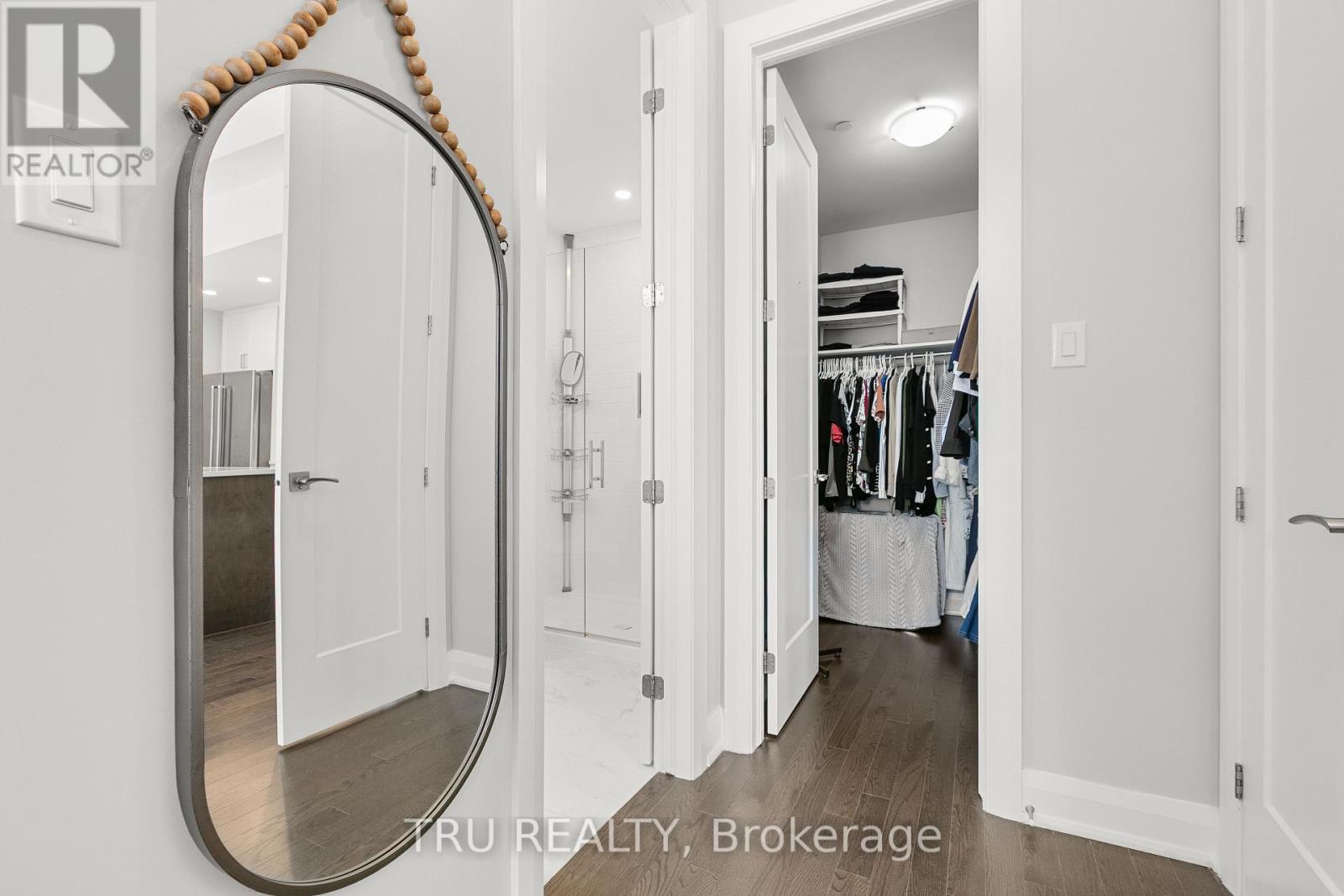 102 - 100 Cortile Private