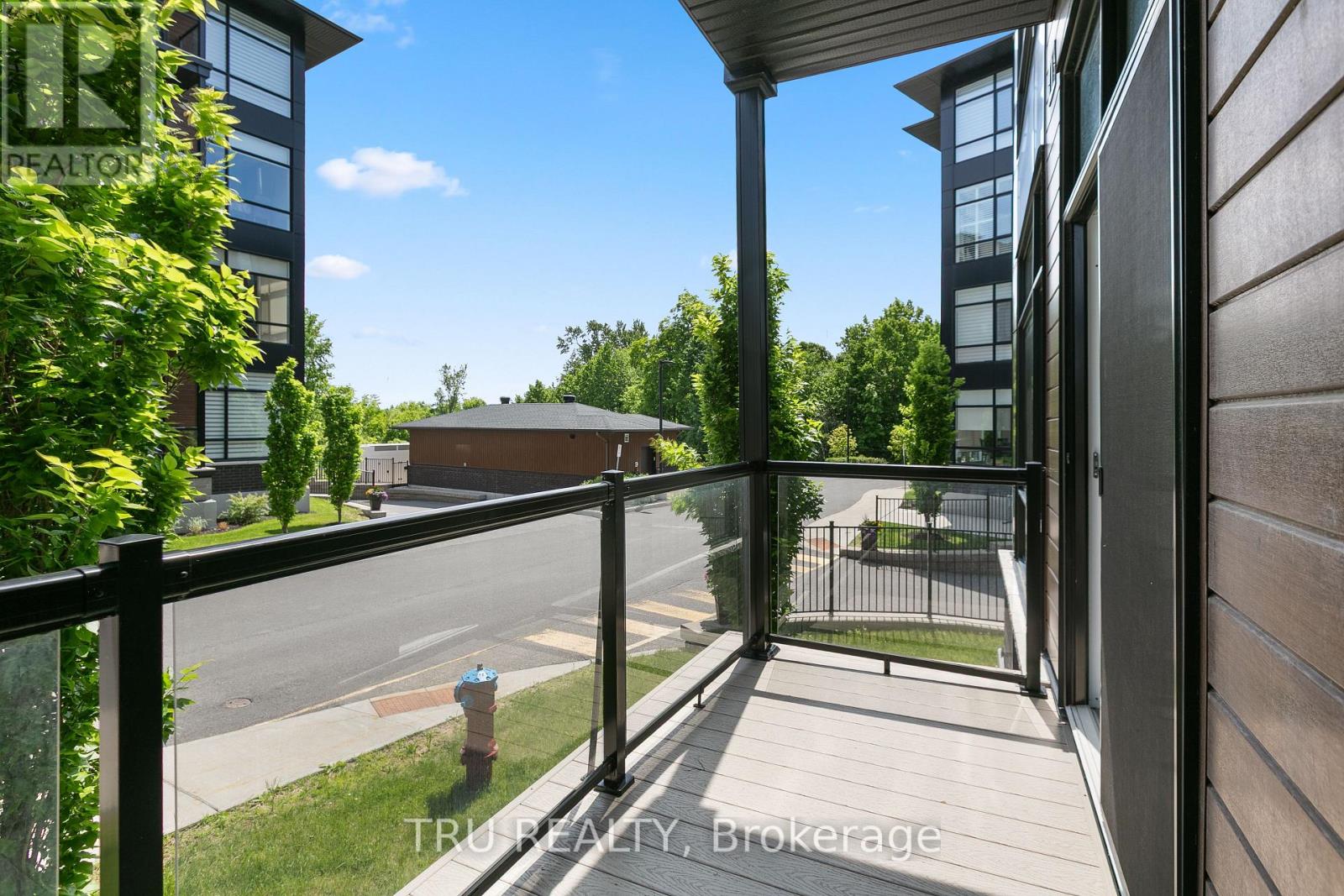 102 - 100 Cortile Private