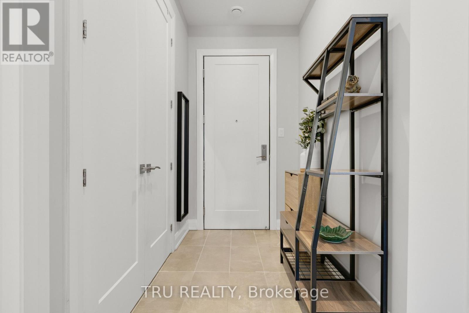 102 - 100 Cortile Private