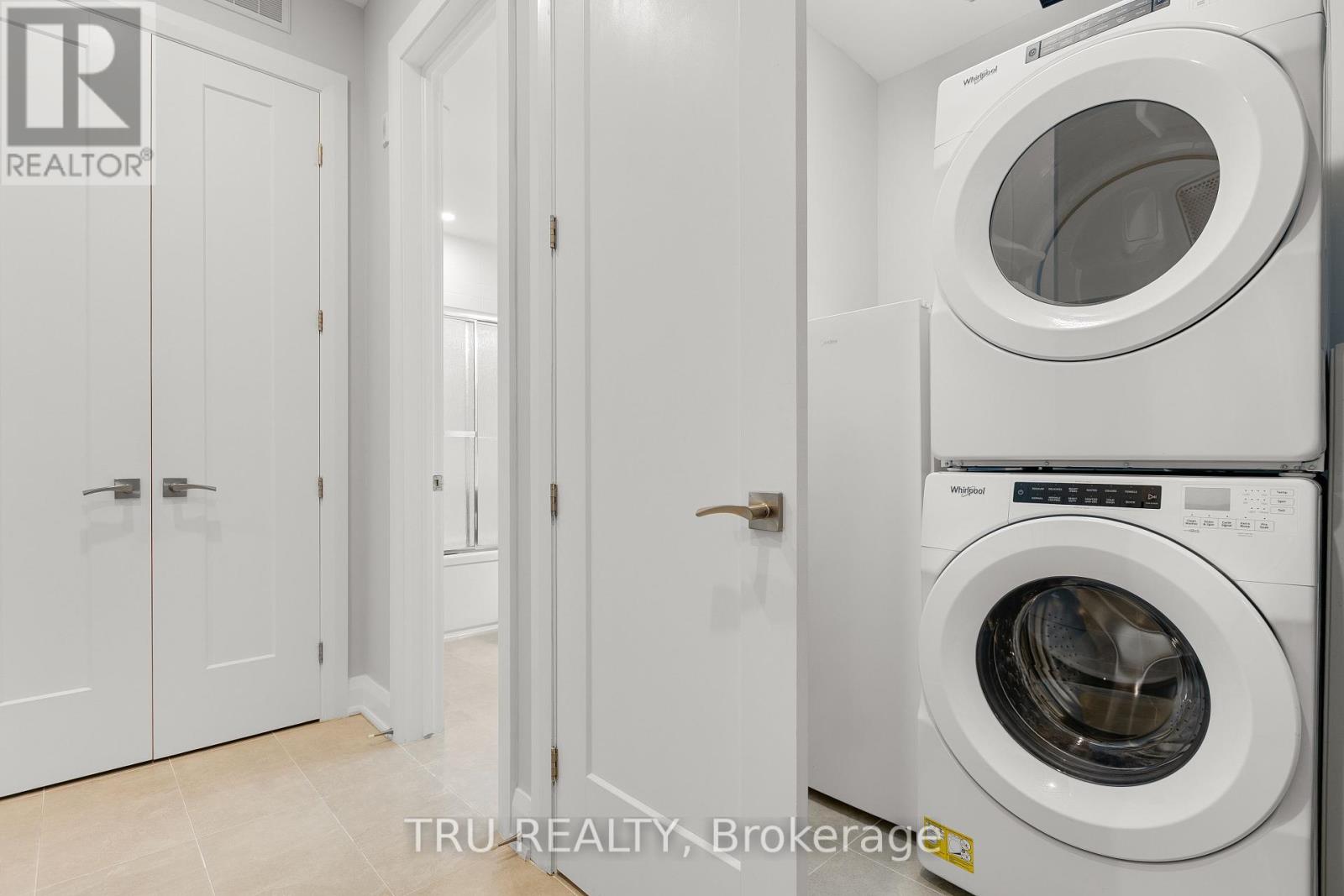 102 - 100 Cortile Private