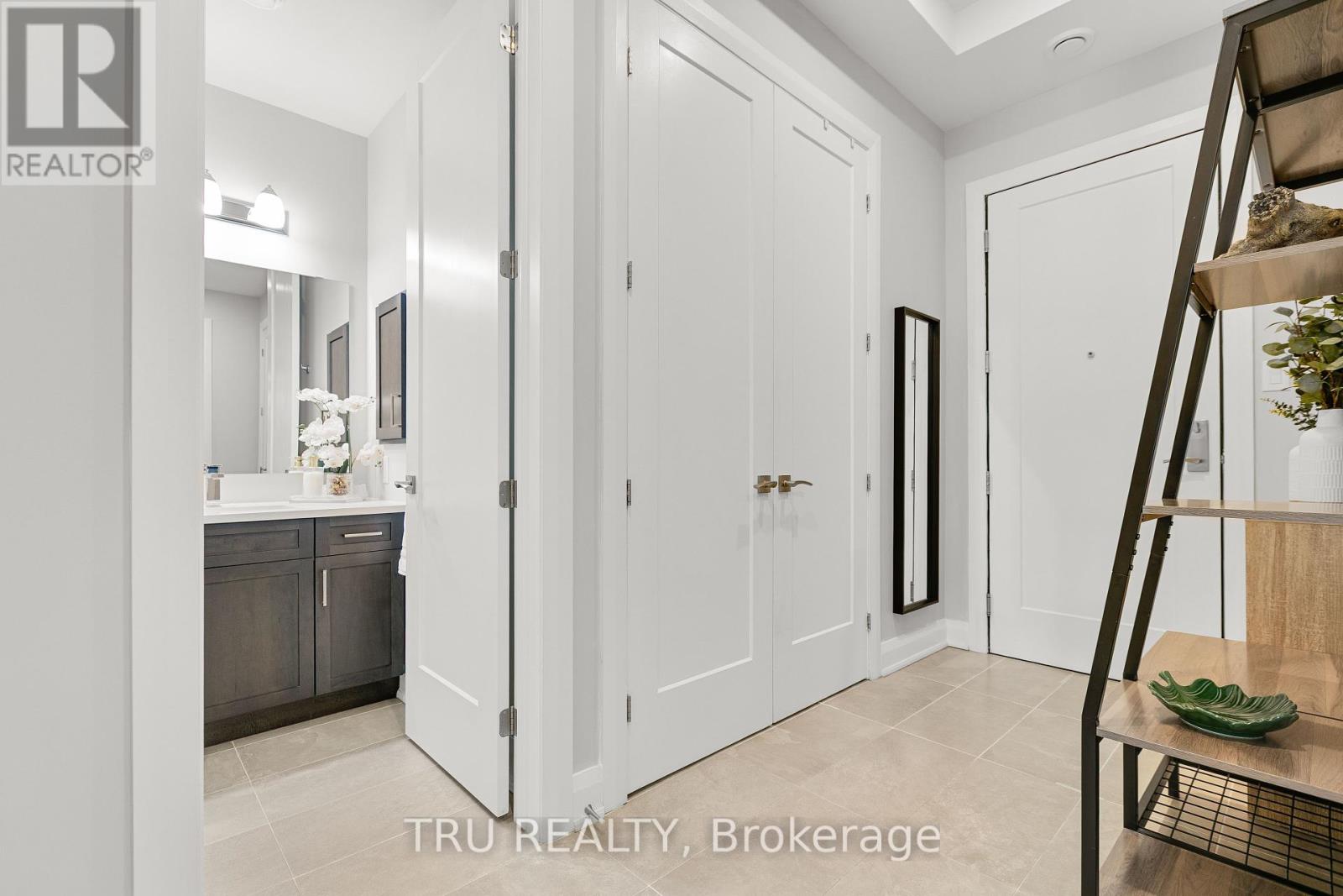 102 - 100 Cortile Private