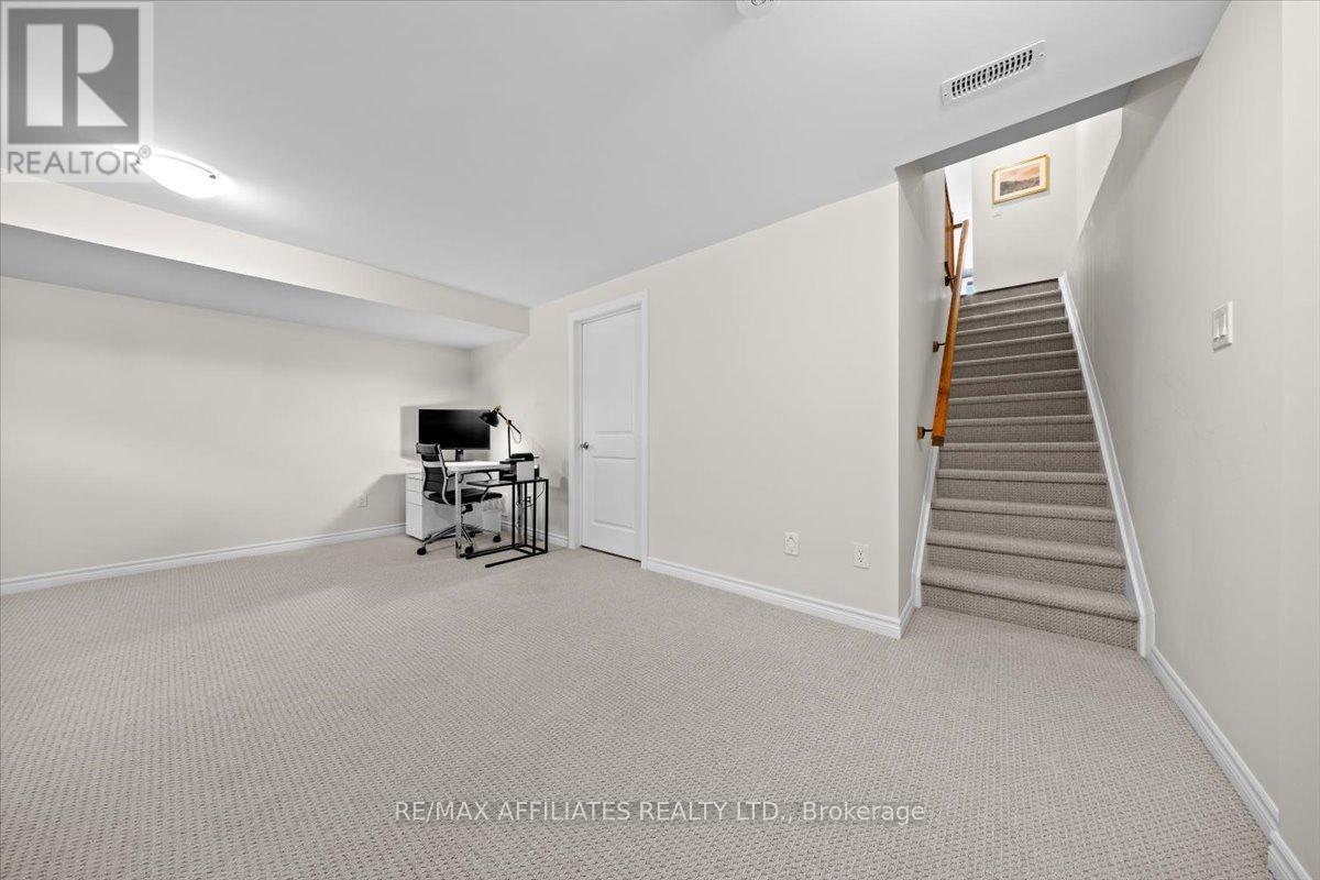 784 Miikana Road