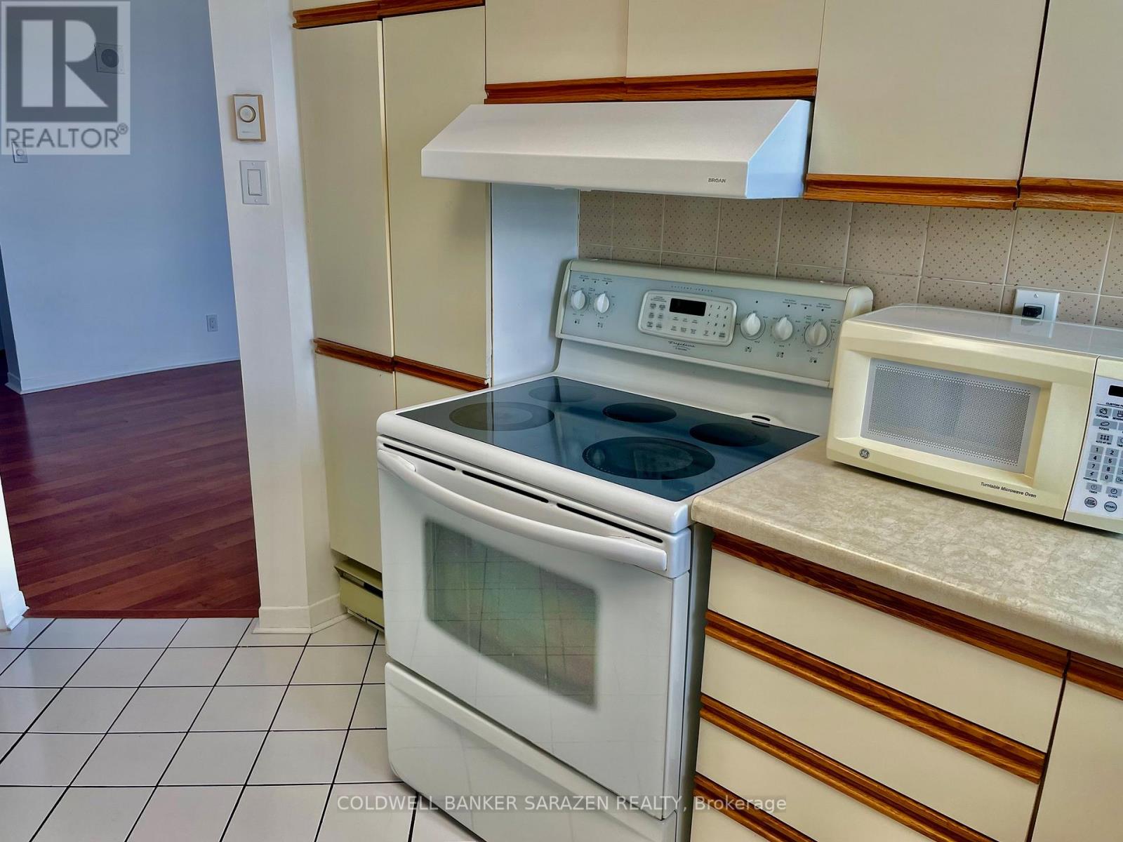 1215 - 80 Sandcastle Drive