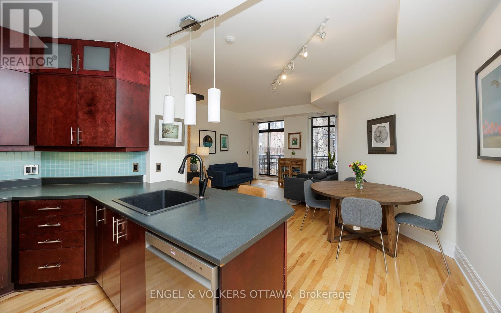 203 - 375 Lisgar Street
