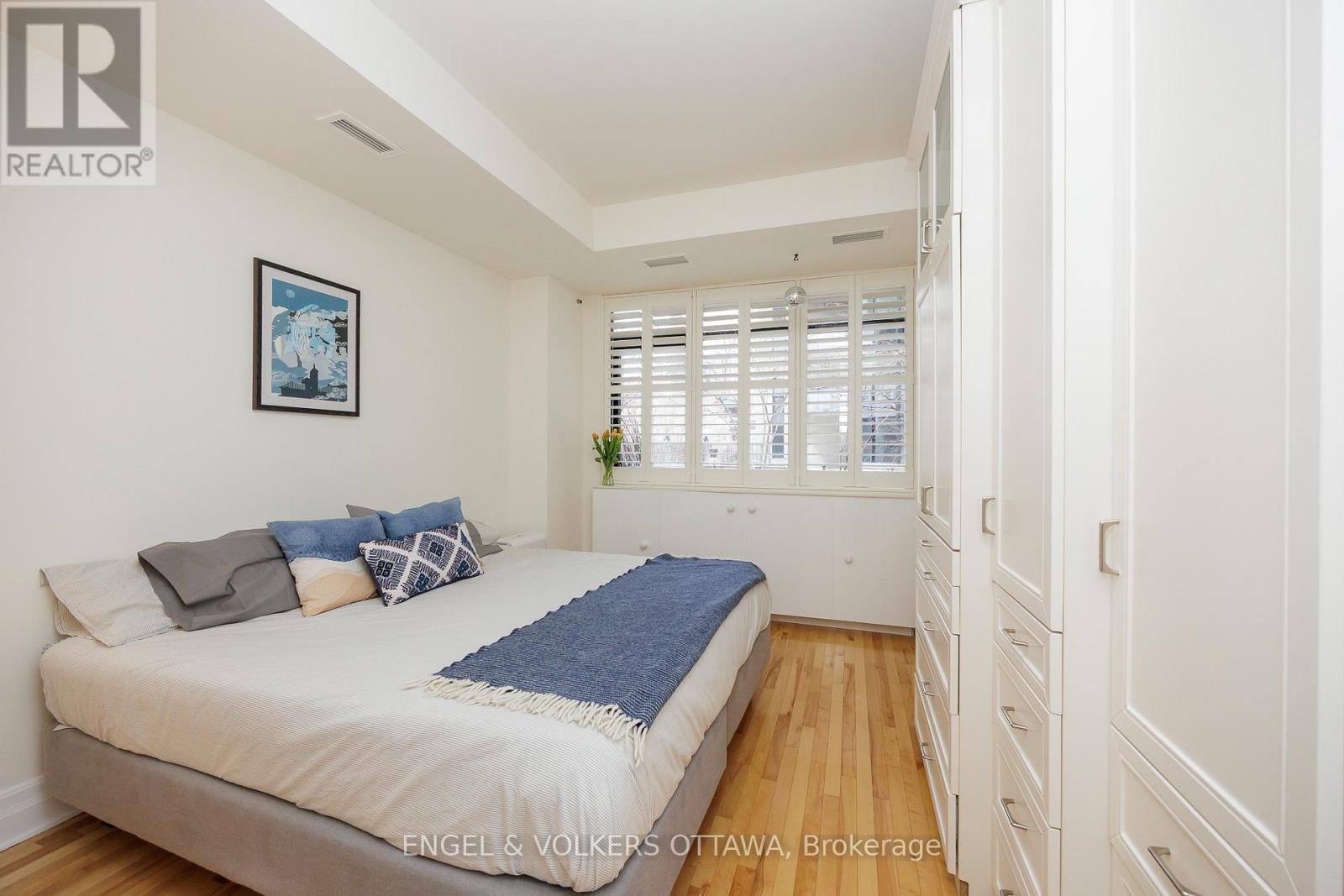203 - 375 Lisgar Street