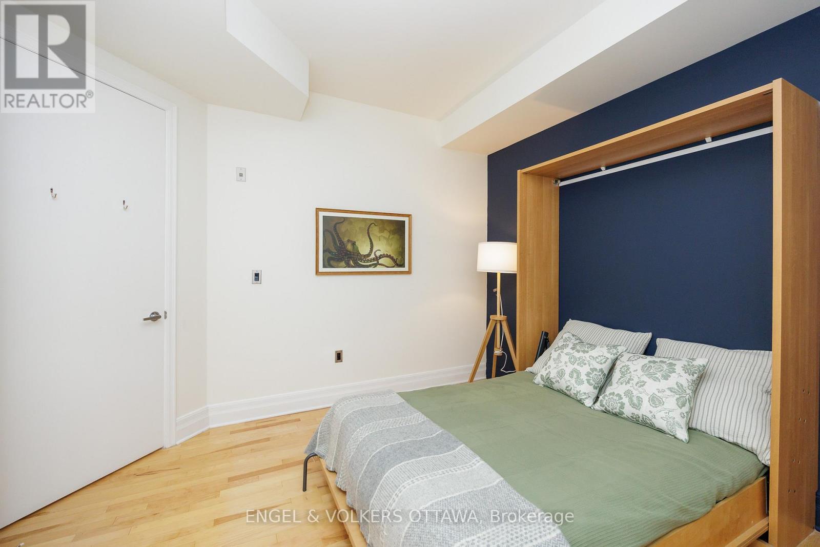 203 - 375 Lisgar Street