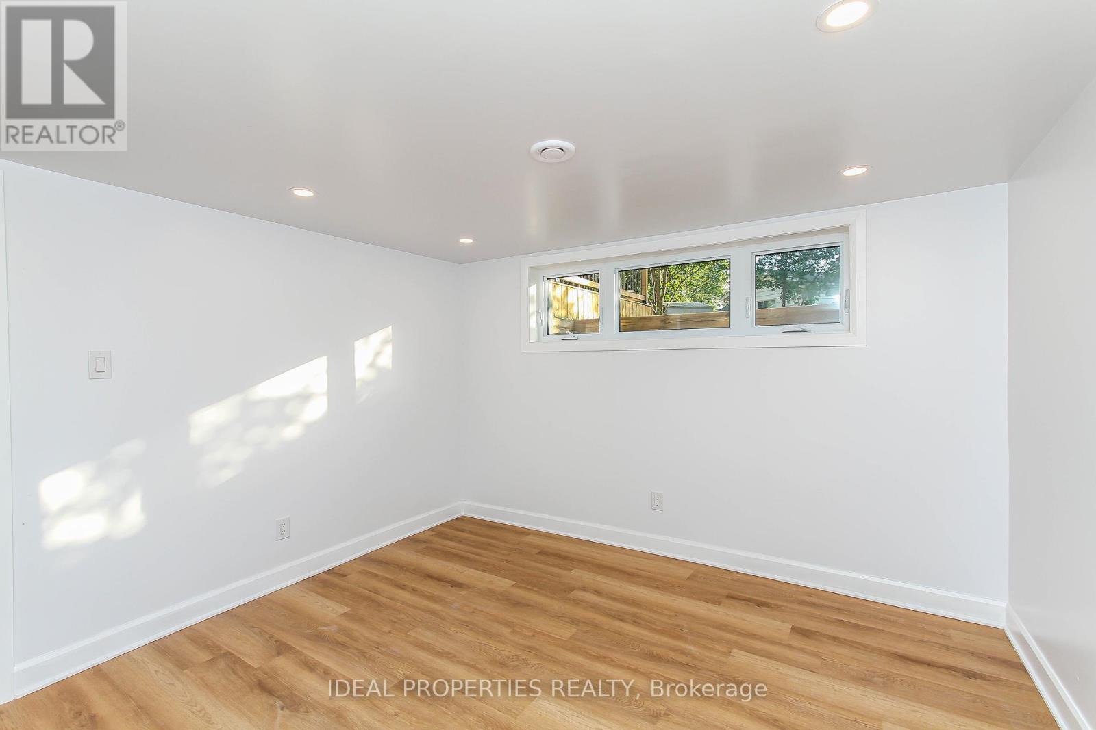 1796 Saunderson Drive