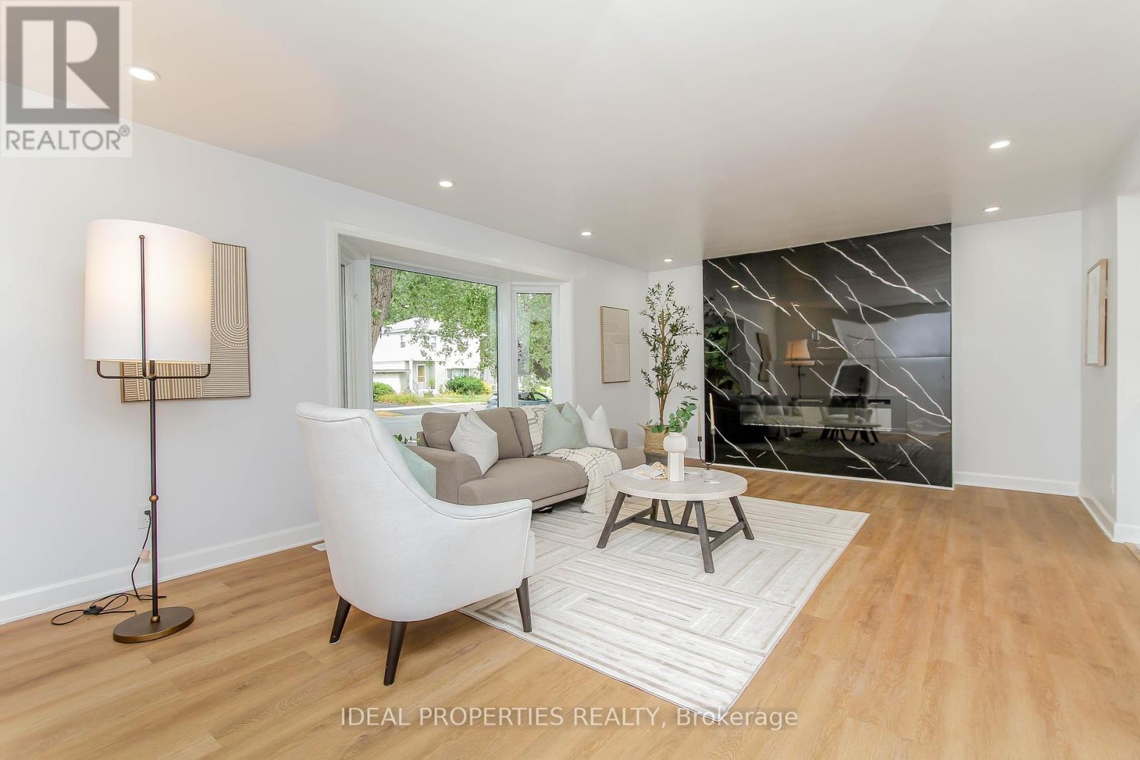 1796 Saunderson Drive