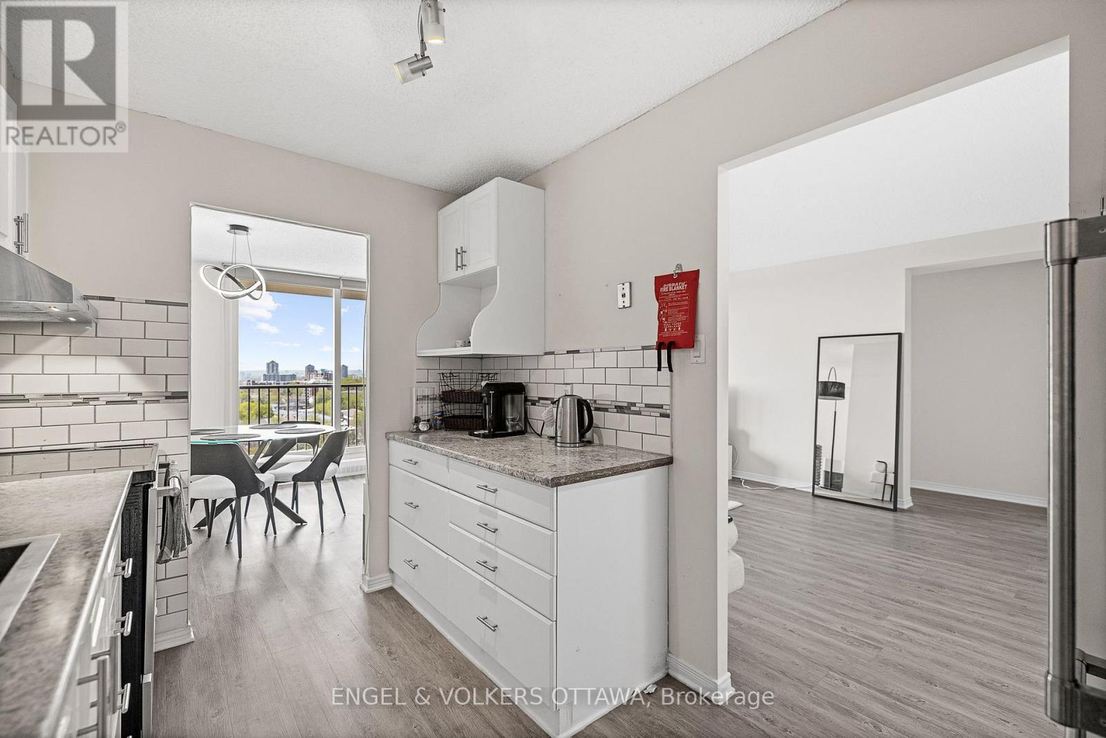 1404 - 665 Bathgate Drive