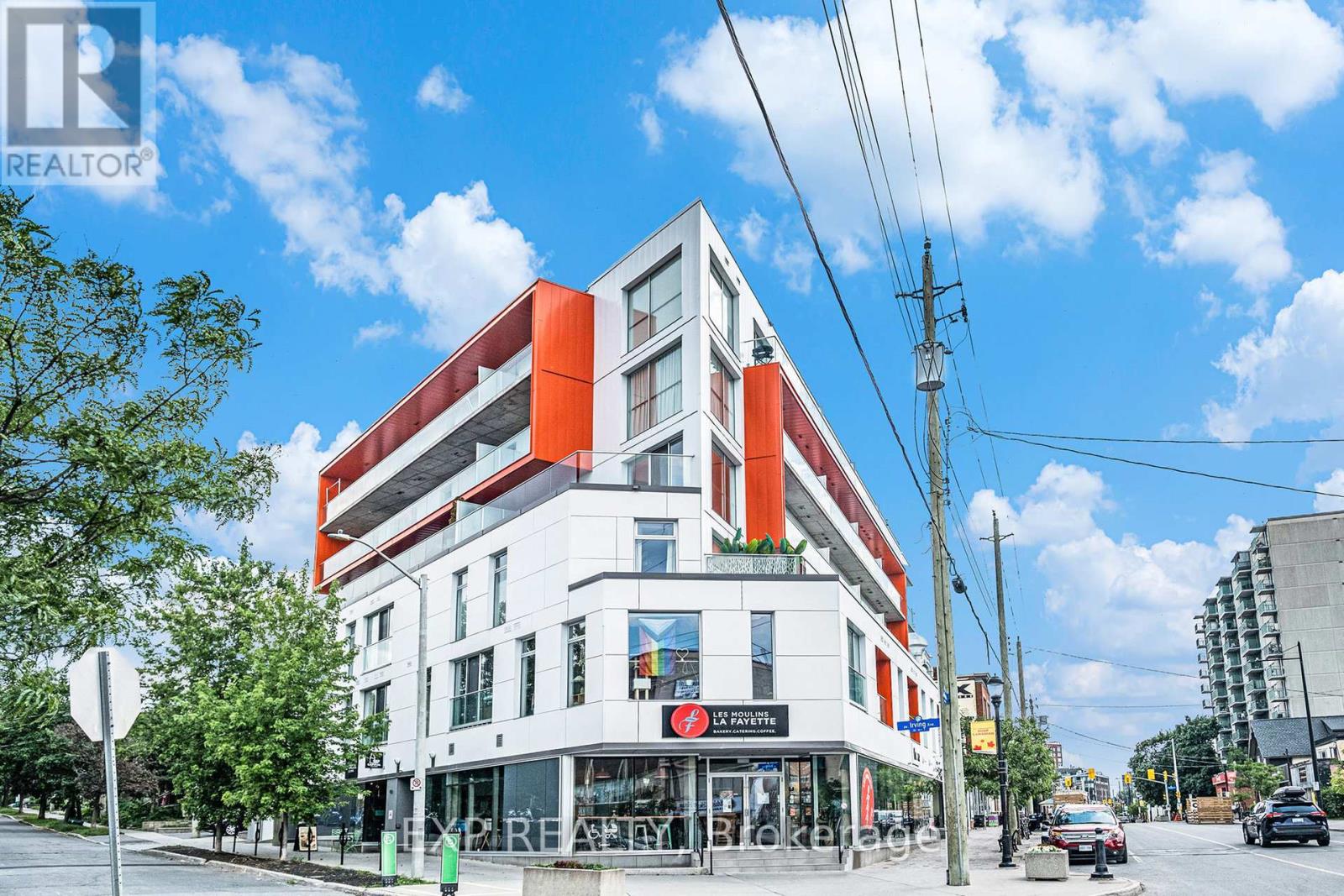 206 - 1000 Wellington Street W