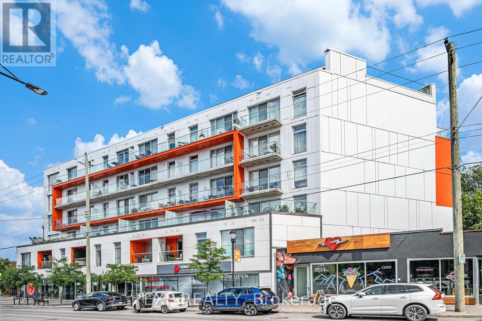 206 - 1000 Wellington Street W