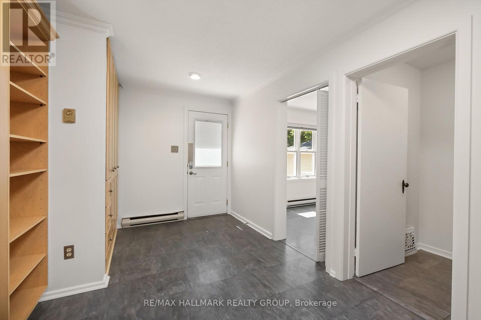 82 Laurentian Place