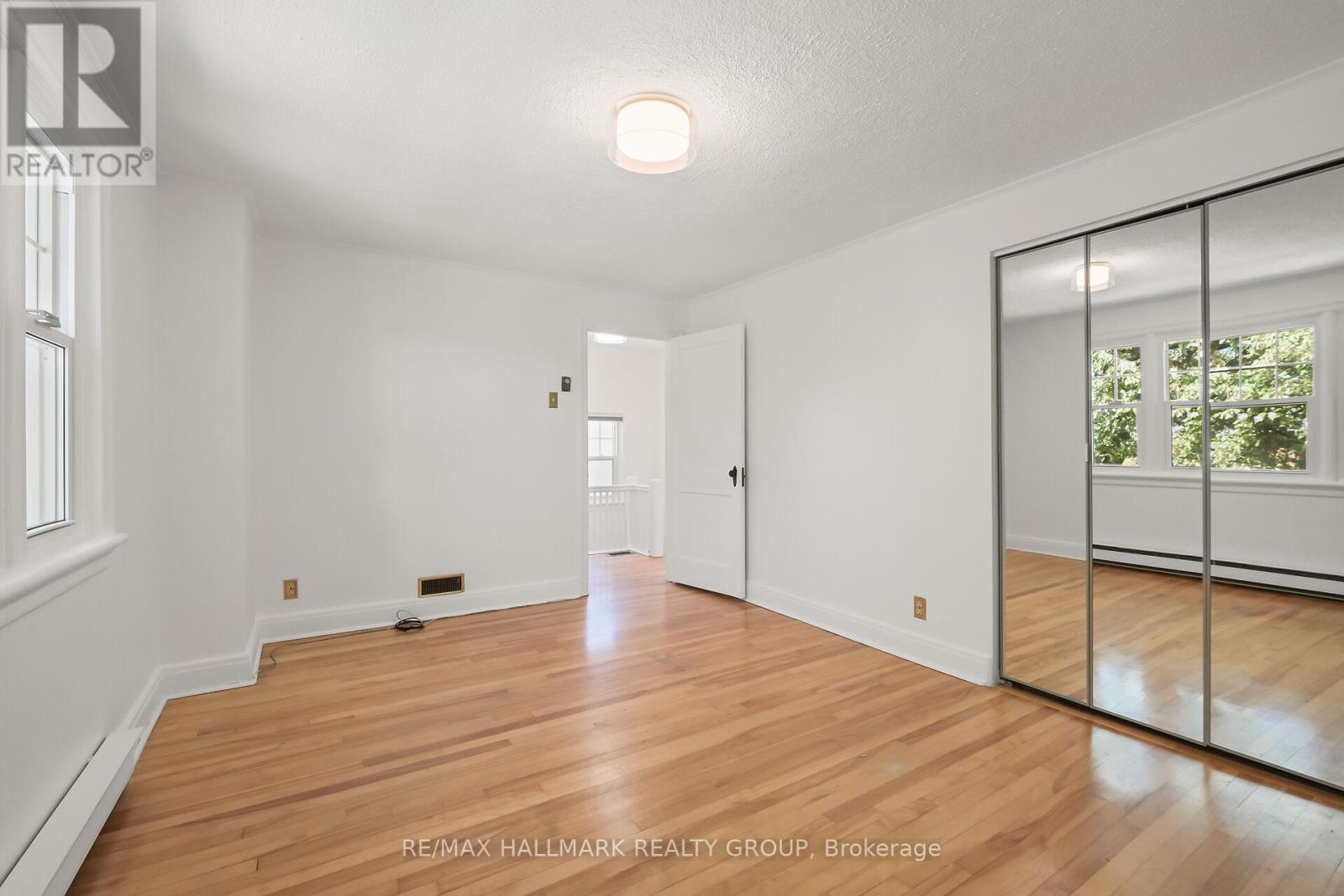 82 Laurentian Place