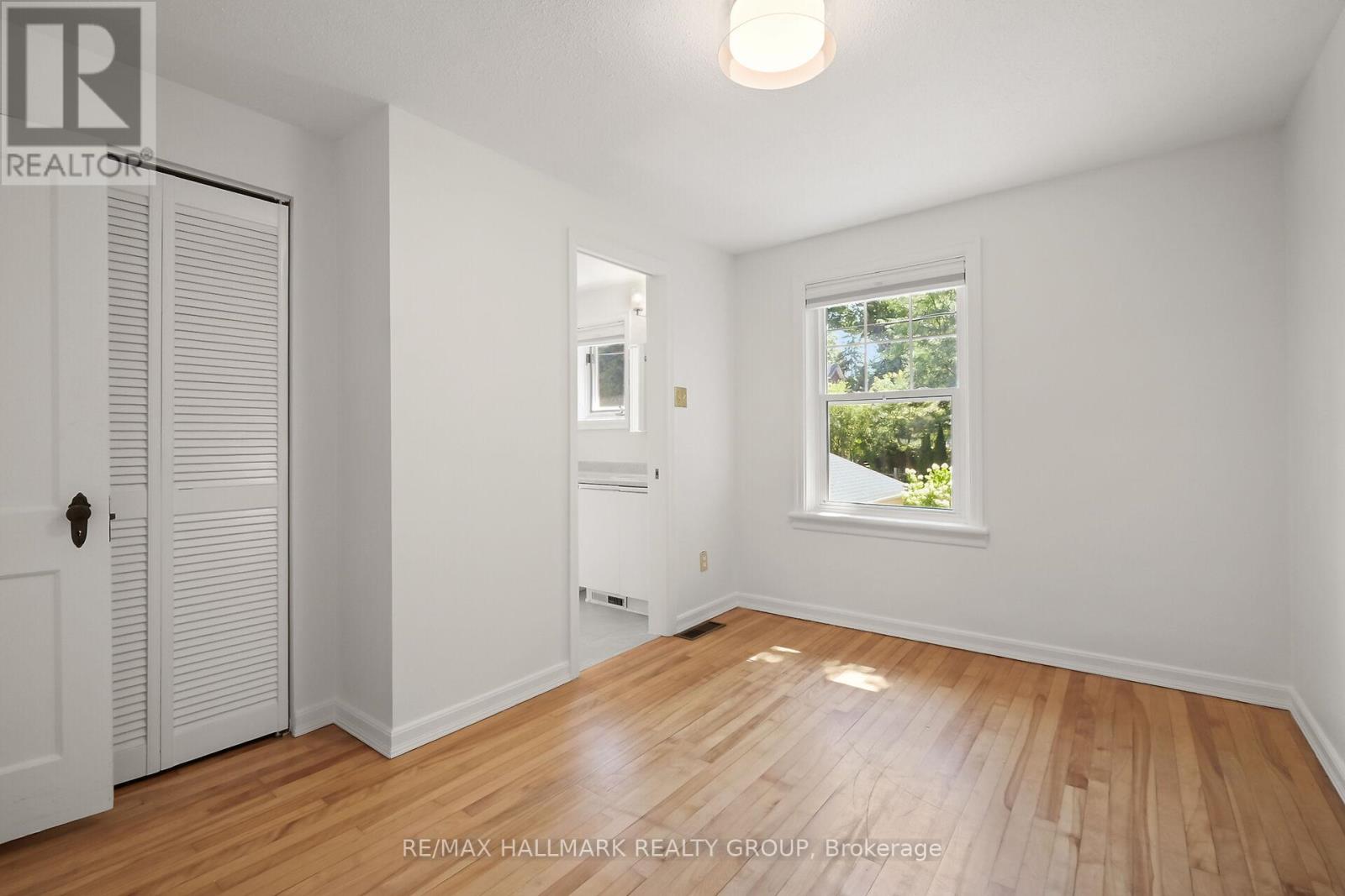 82 Laurentian Place